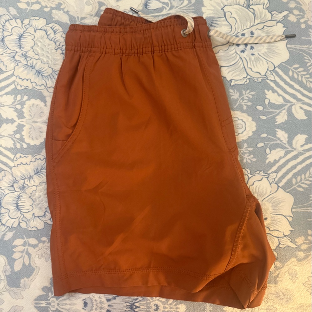 Men’s Vuori Kore Brown Shorts - Picture 4 of 8